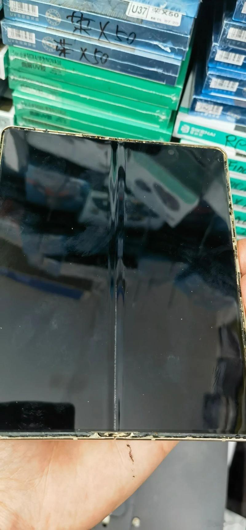 曝苹果已攻克折叠屏2大难题折叠屏的折痕一直都是最大的问题，是真的丑，不过苹果有信