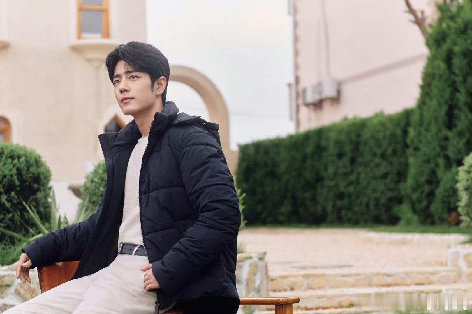 宝子们，快来跟肖战哥哥一起来学秋冬穿搭吧[太开心]#肖战秋冬必备单品# #肖战分