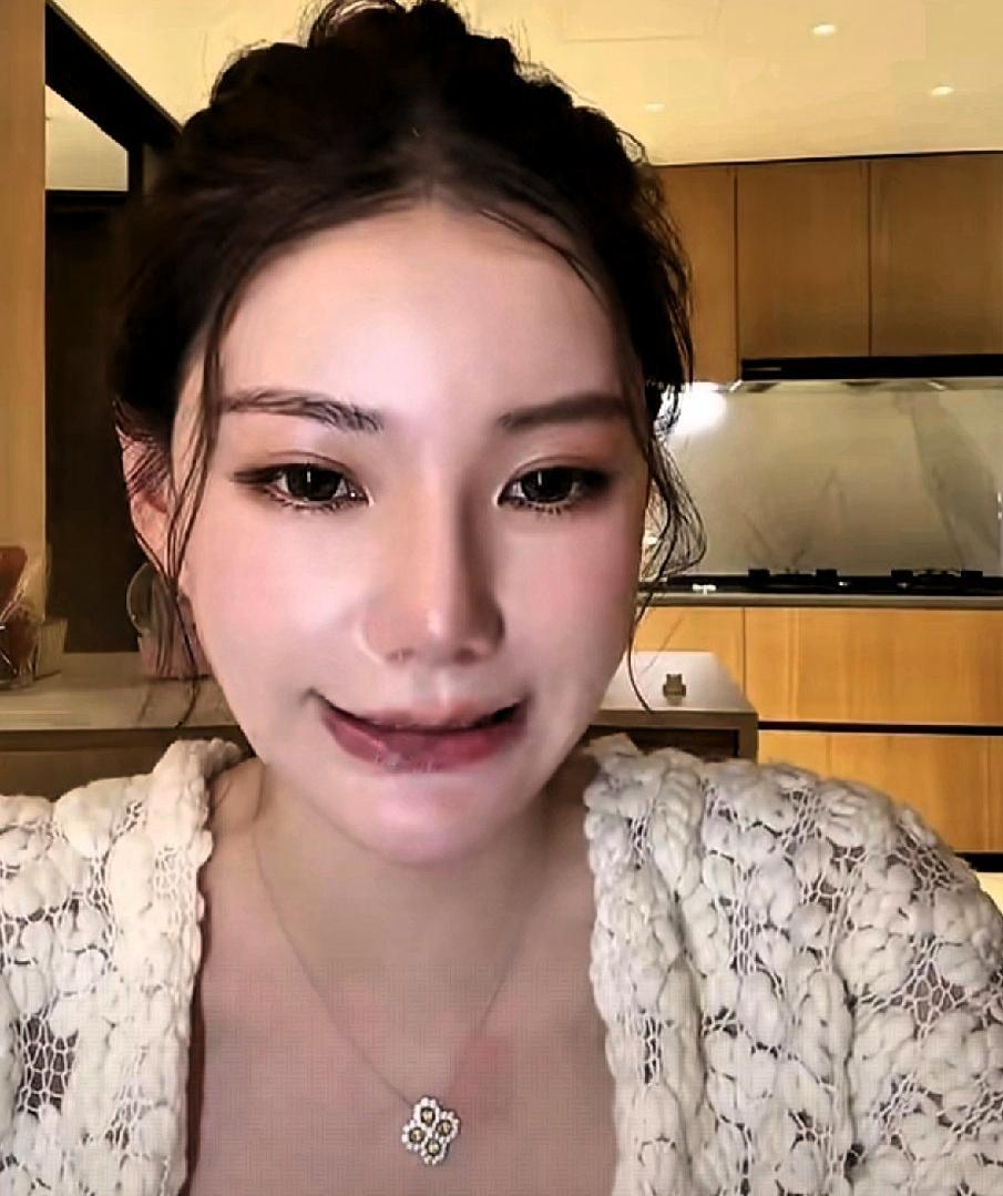 马筱梅的“随缘”育儿观，挺让人思考的
马筱梅直播了，说了很多，关于以后带孩子的事