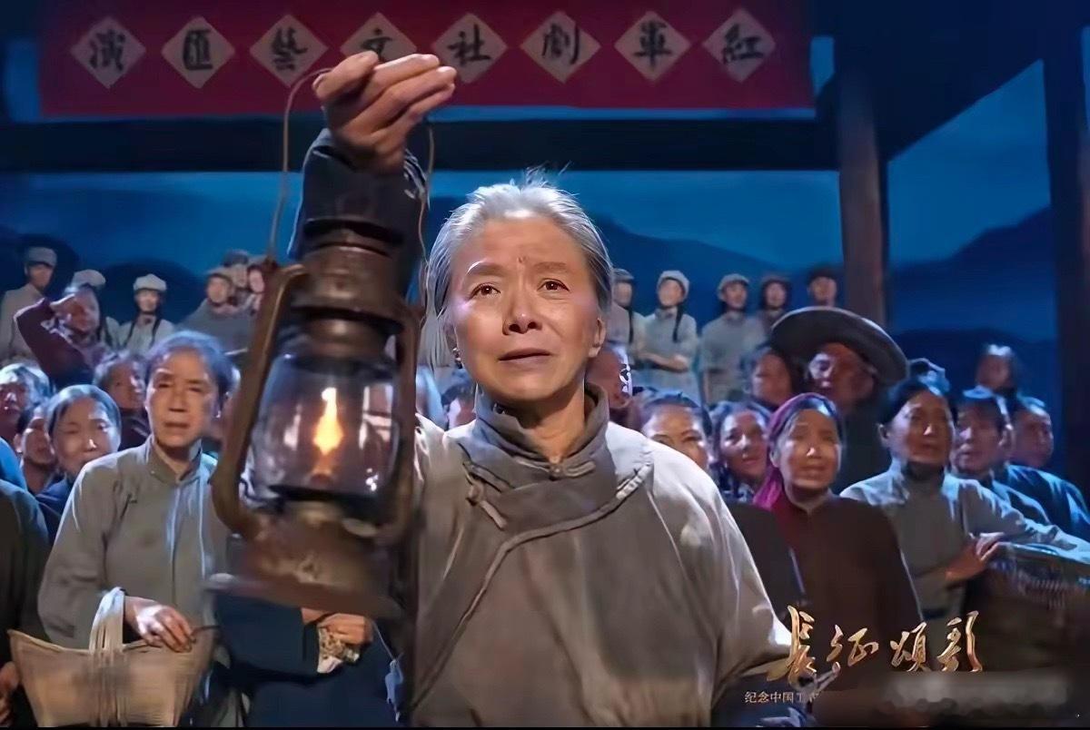 长征颂歌 昨晚央视这台晚会，我本来是当背景音放着的，结果看着看着就坐直了。说实话