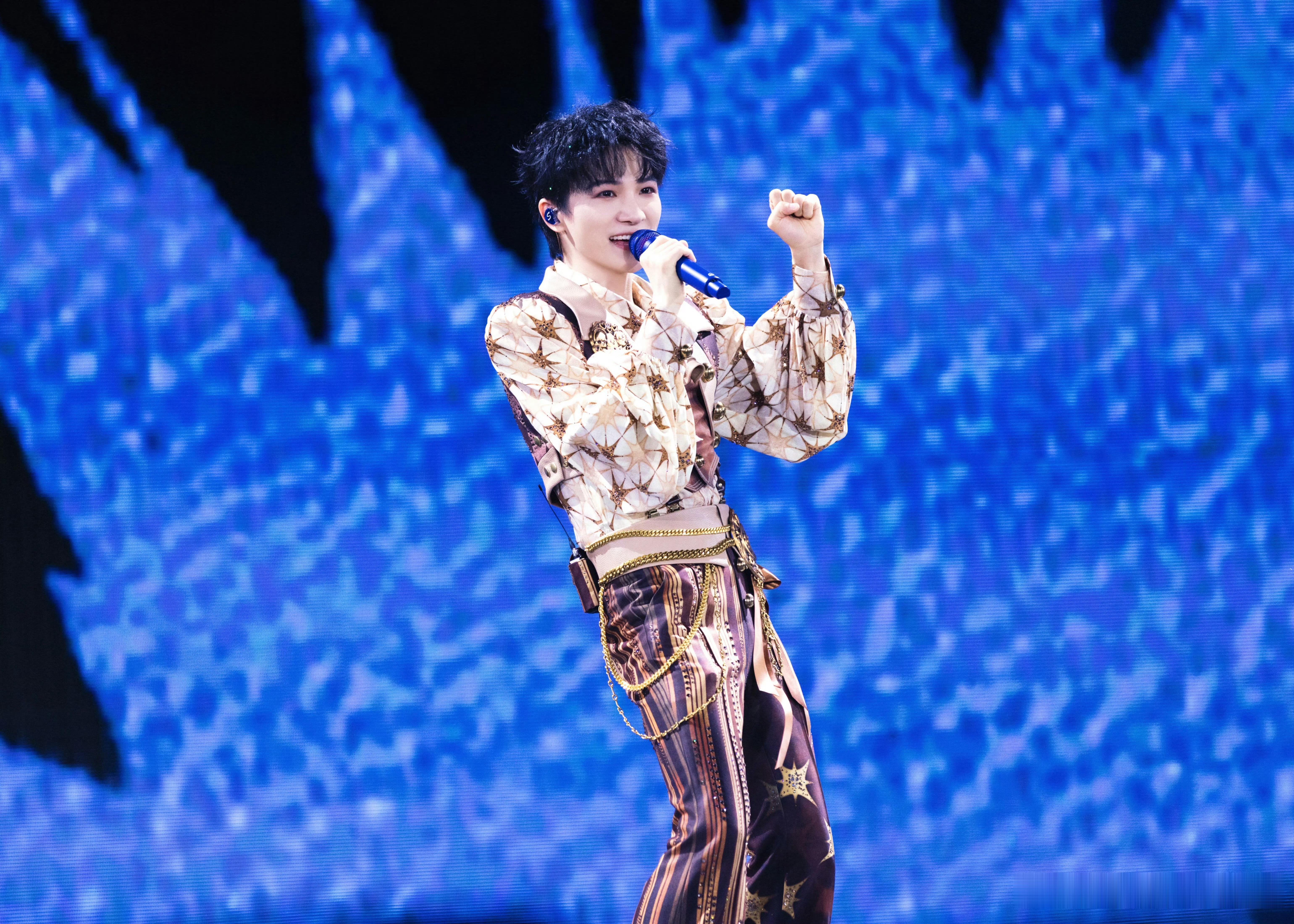 周深 1️⃣腾讯音乐由你榜⭐周深四渡主题曲上线以身渡过 每程岭岳磅礴，以心许过 