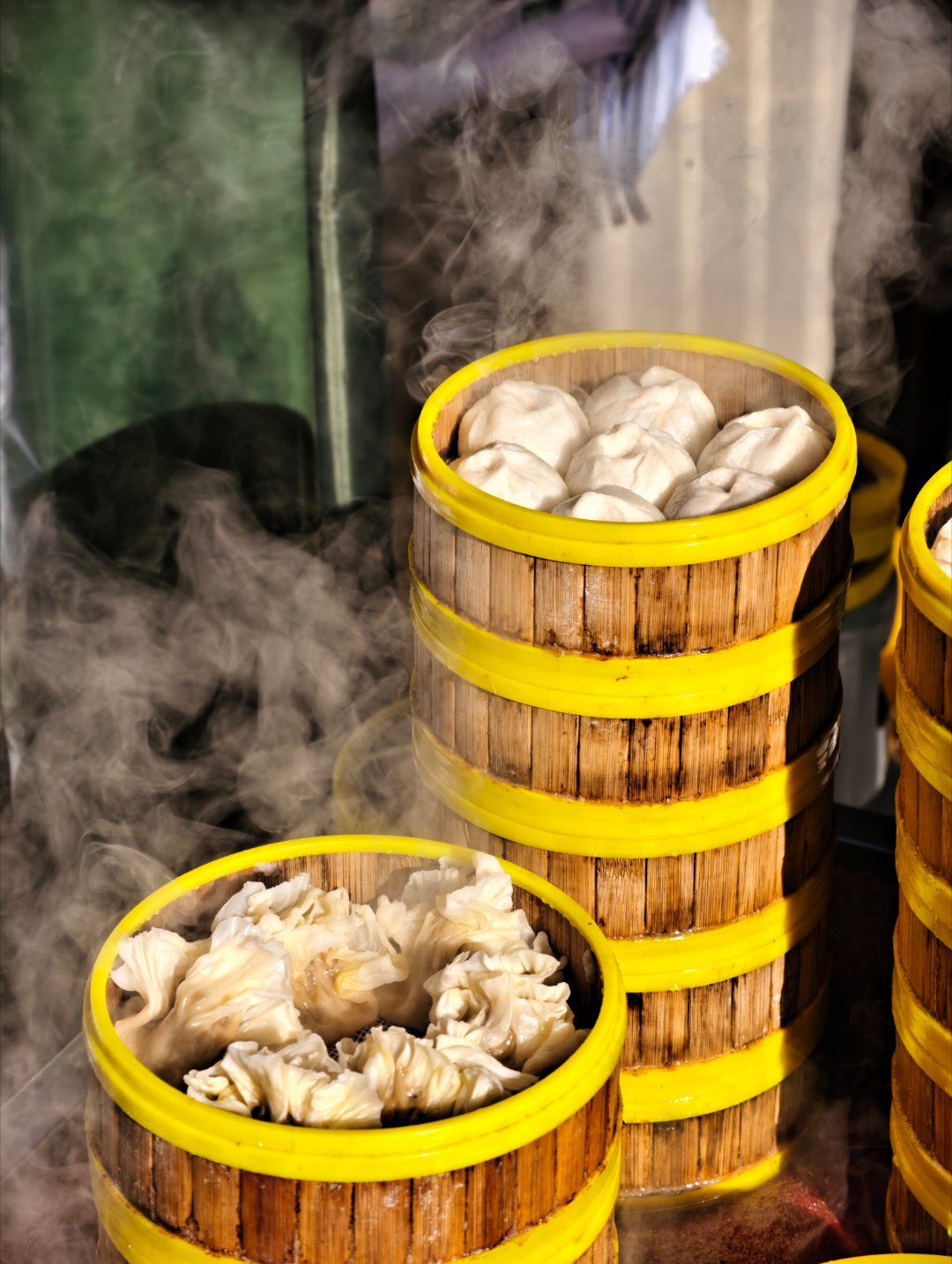 当东北早市儿有一种物资极大丰富国泰民安歌舞升平之感，外地人各种好奇的看啊拍啊，本