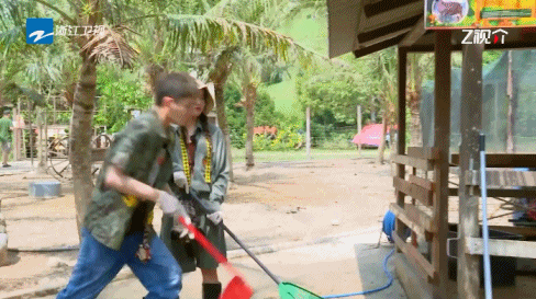 #丁禹兮蔡文静好能憋#只能说这两位的肺活量是真的很好呀，在这样的环境里面都能够憋