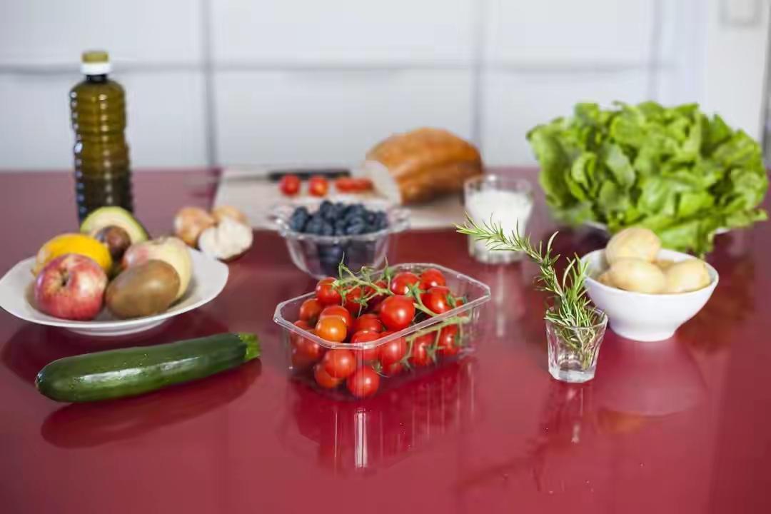 五年一度的浙江居民膳食数据刚公布，省疾控中心指出了浙江人吃饭的“两低三高”问题。