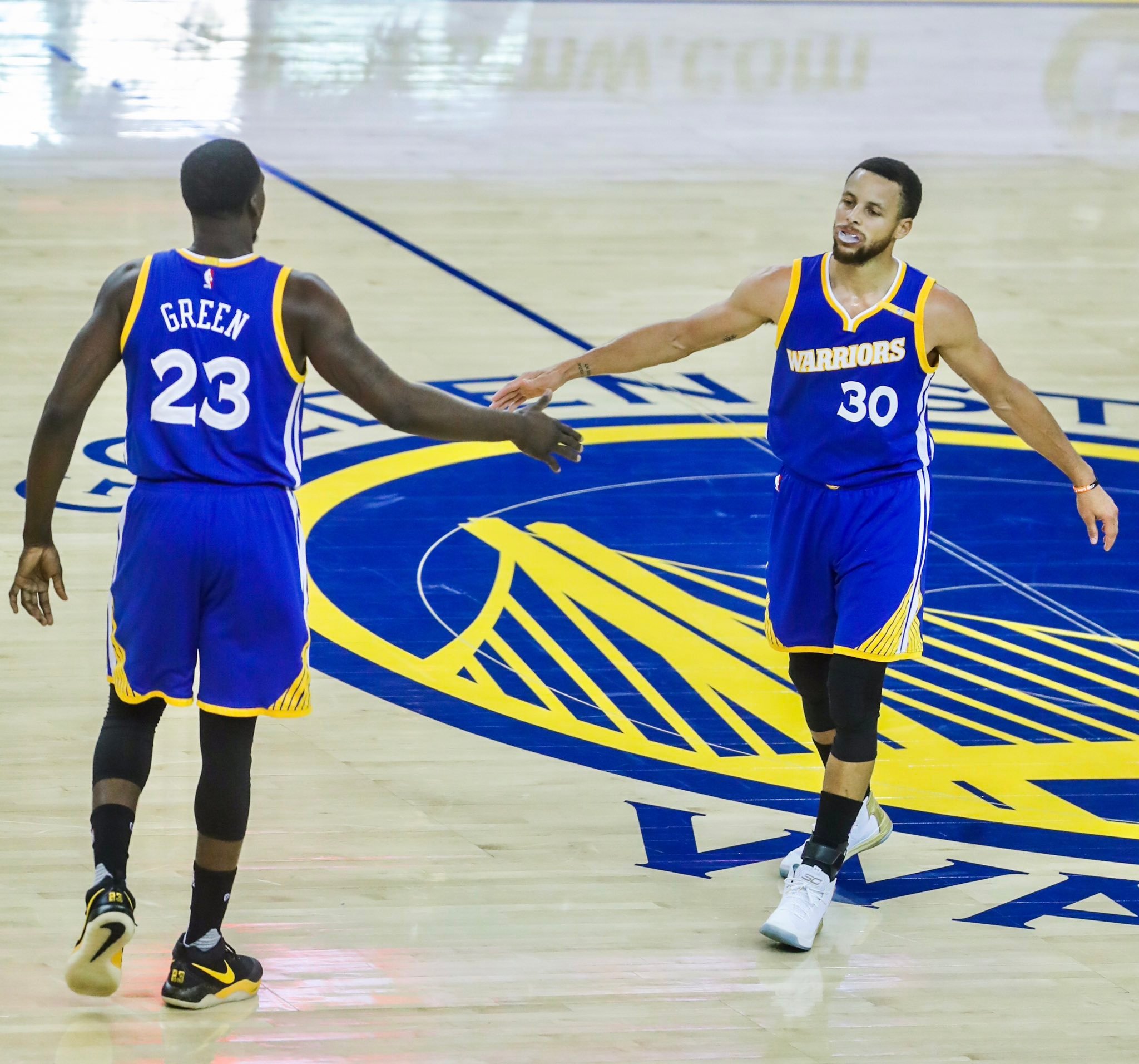 库里致敬追梦🔥Nike Zoom Rev 2017 PE 马刺vs勇士库里