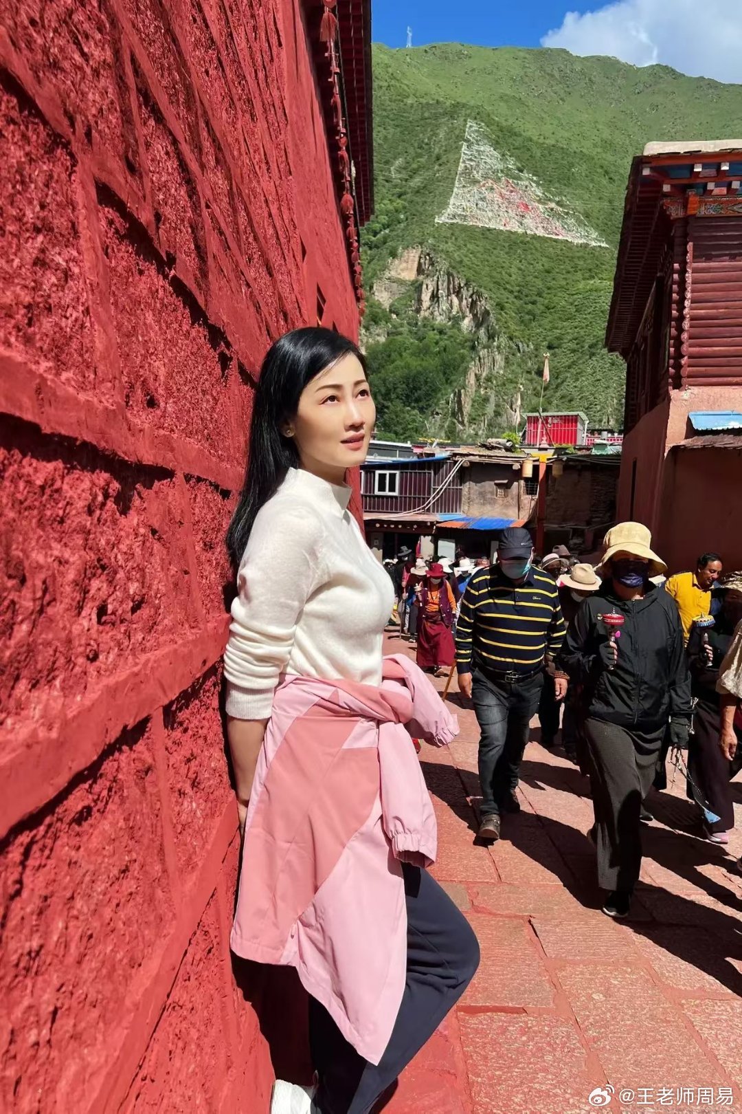 真过的好的的女人，都是笑面的。忧郁的人，没好命。得乐起来，假乐也要乐。假乐三五天