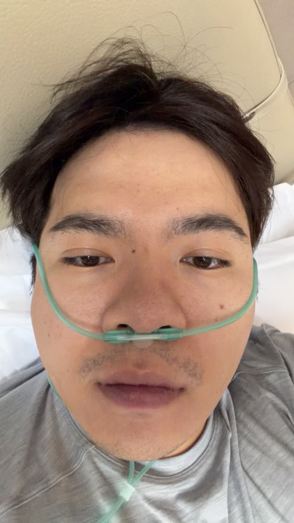 明天的转山剩我和刘忠了腊肠哥的血氧太低了，必须持续吸氧才能维持状态，综合考虑，为