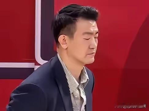 CBA篮球总决赛g3，广厦逆天改命吗？
0一2落后，七场四胜制，上海仅差两胜，而