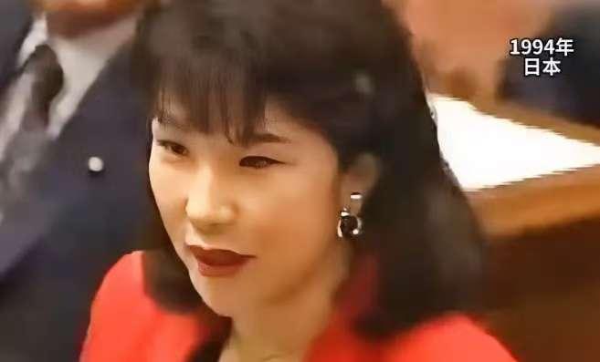 高市早苗是第1个，将我驻日大使，外交部，国防部，解放军报，人民日报，新华社，逼得