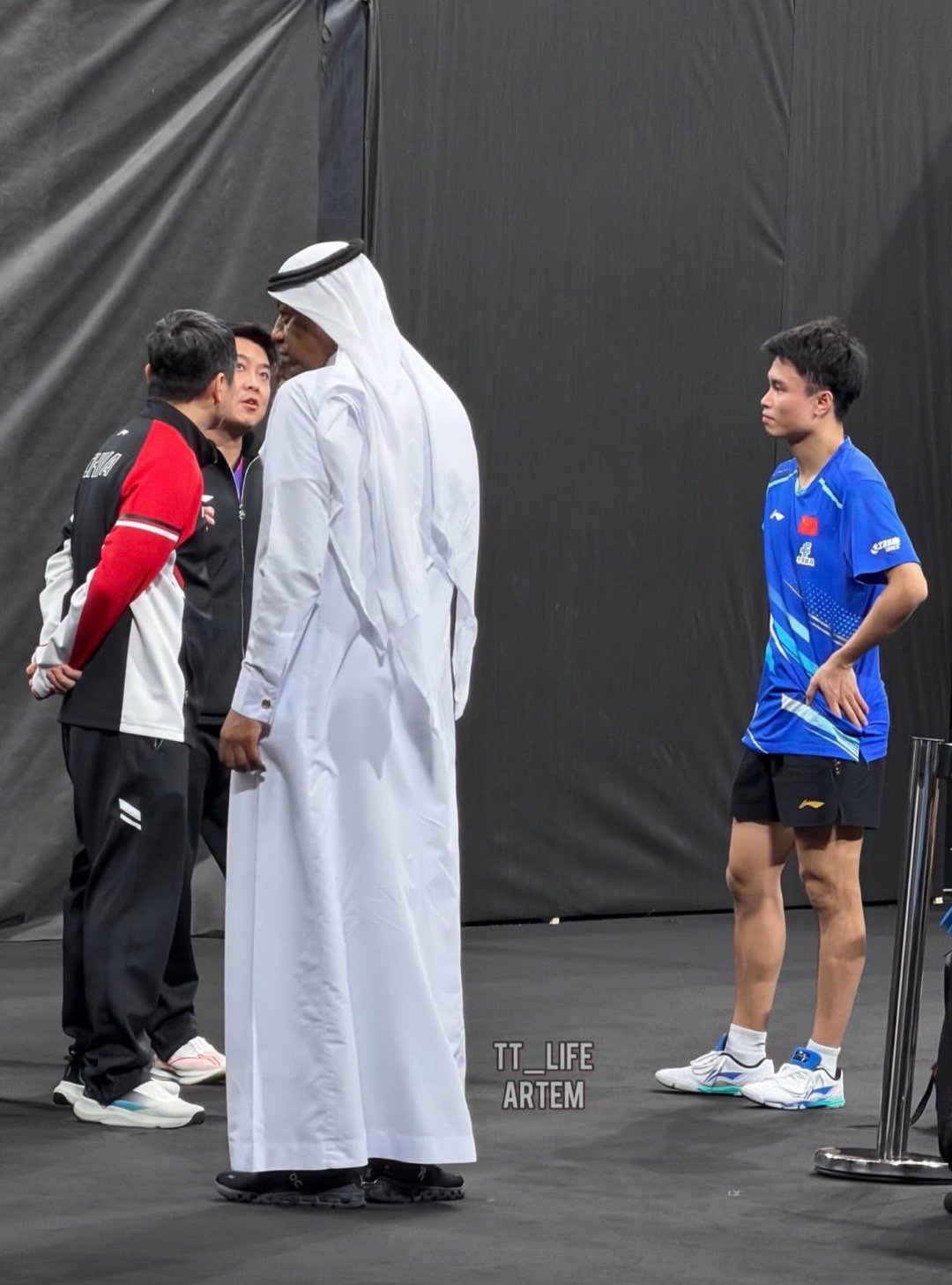 白告这又咋了 赢球了也不满意啊