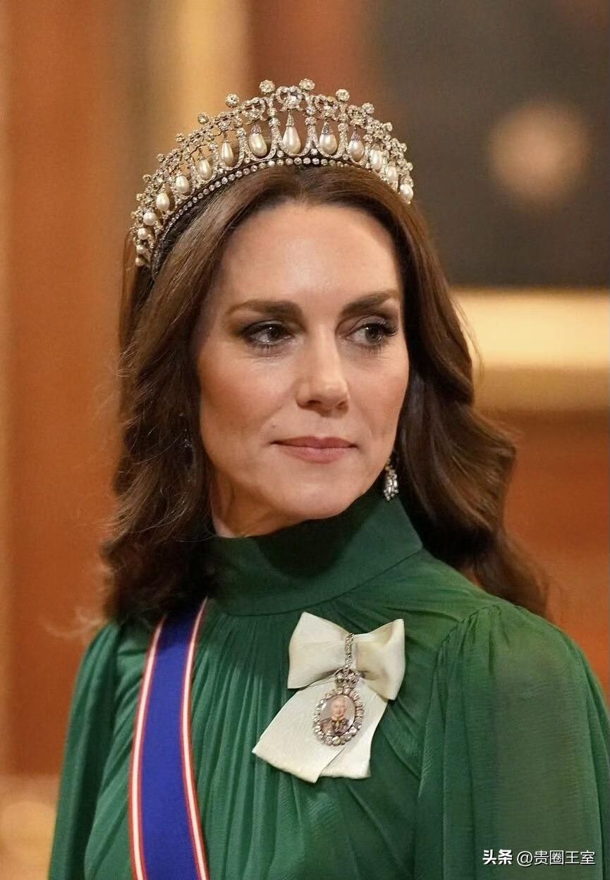 小小遗憾！凯特王妃2026年最新国宴造型美中不足！

英国王室成员欢迎尼日利亚总