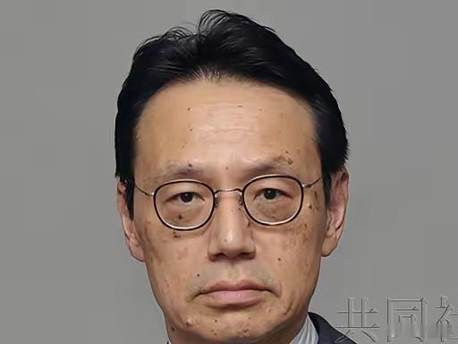 日本对华政策持续强硬，双边外交互动遇冷。日本驻华大使金杉宪治近日受访吐槽：在华难