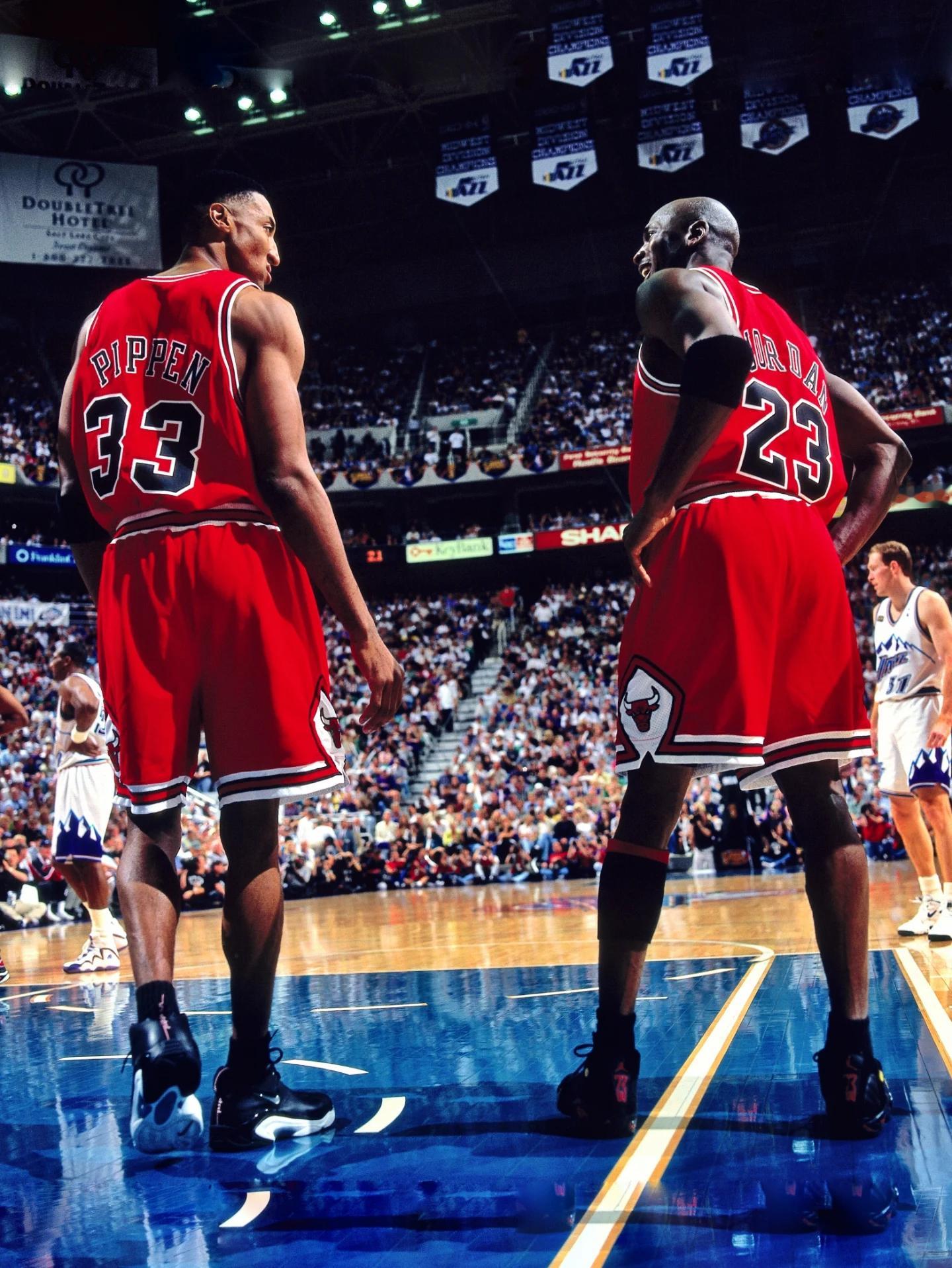 美好的日子给你带来快乐，阴暗的日子给你带来经验。生活坏到一定程度就会好起来，因为