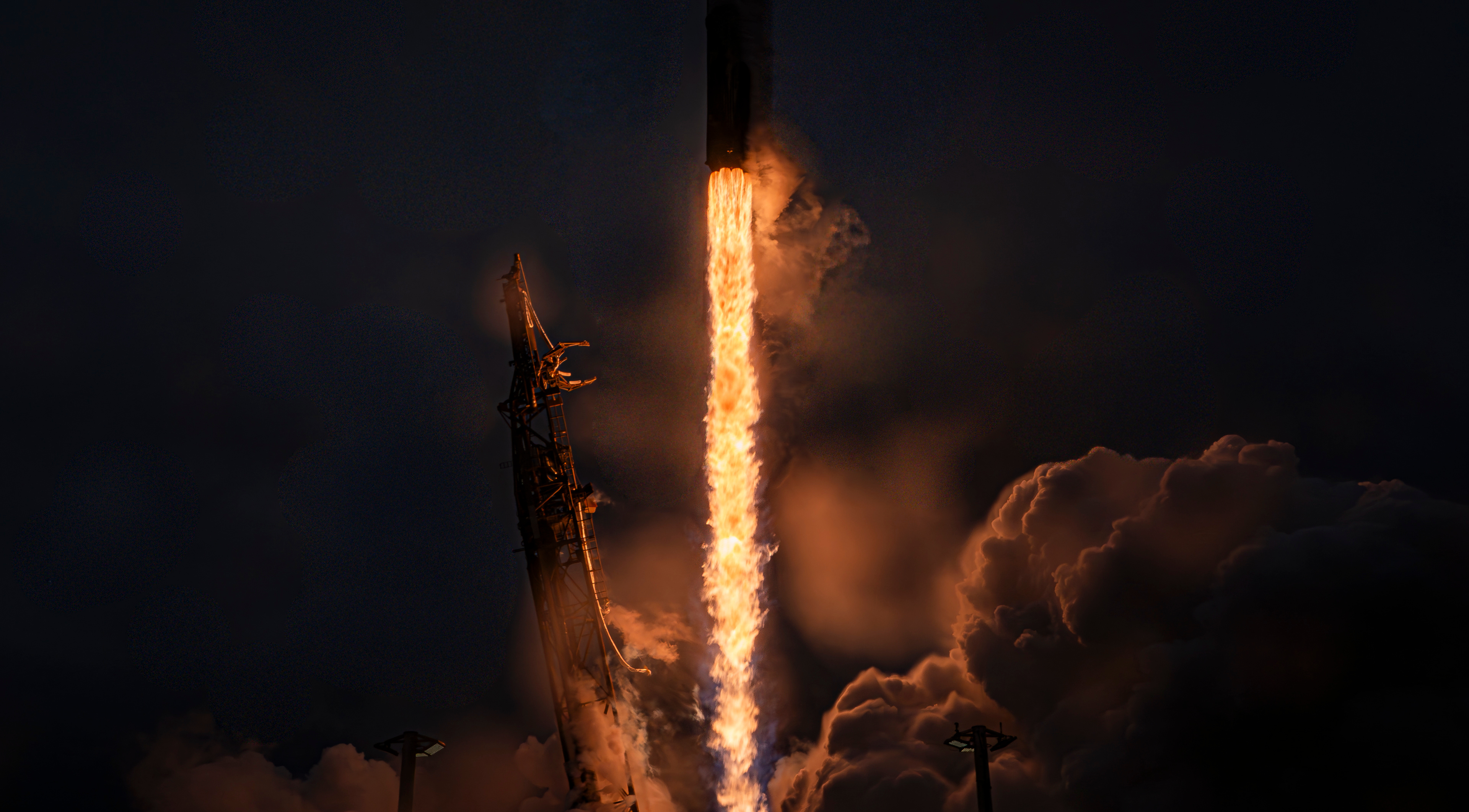 今天00:39，SpaceX在范登堡太空军基地SLC-4E，使用Falcon 9