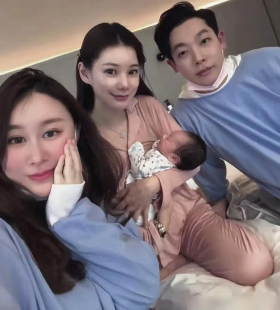 他怒吼：我姓汪不姓张！刚当爹的汪小菲直播怒撕亲妈张兰。他大骂张兰未经同意，把喂奶