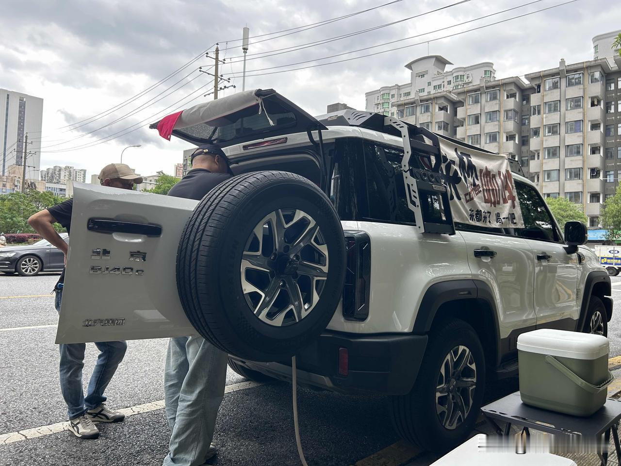 做移动咖啡车，原想喊上黄姐一起的，也和她说了，她也很愿意！但是通过这几天做开业前