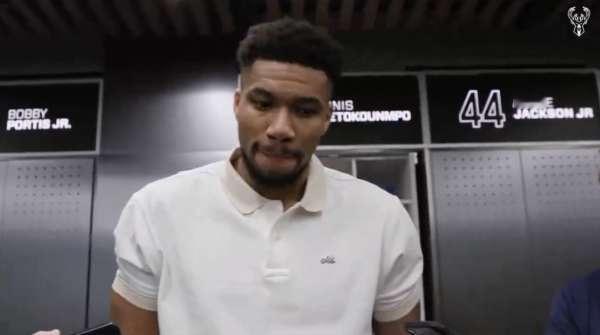 字母哥称赞文班亚马 在谈到文班时字母哥表示：“只要保持健康，他就是联盟未来门面。