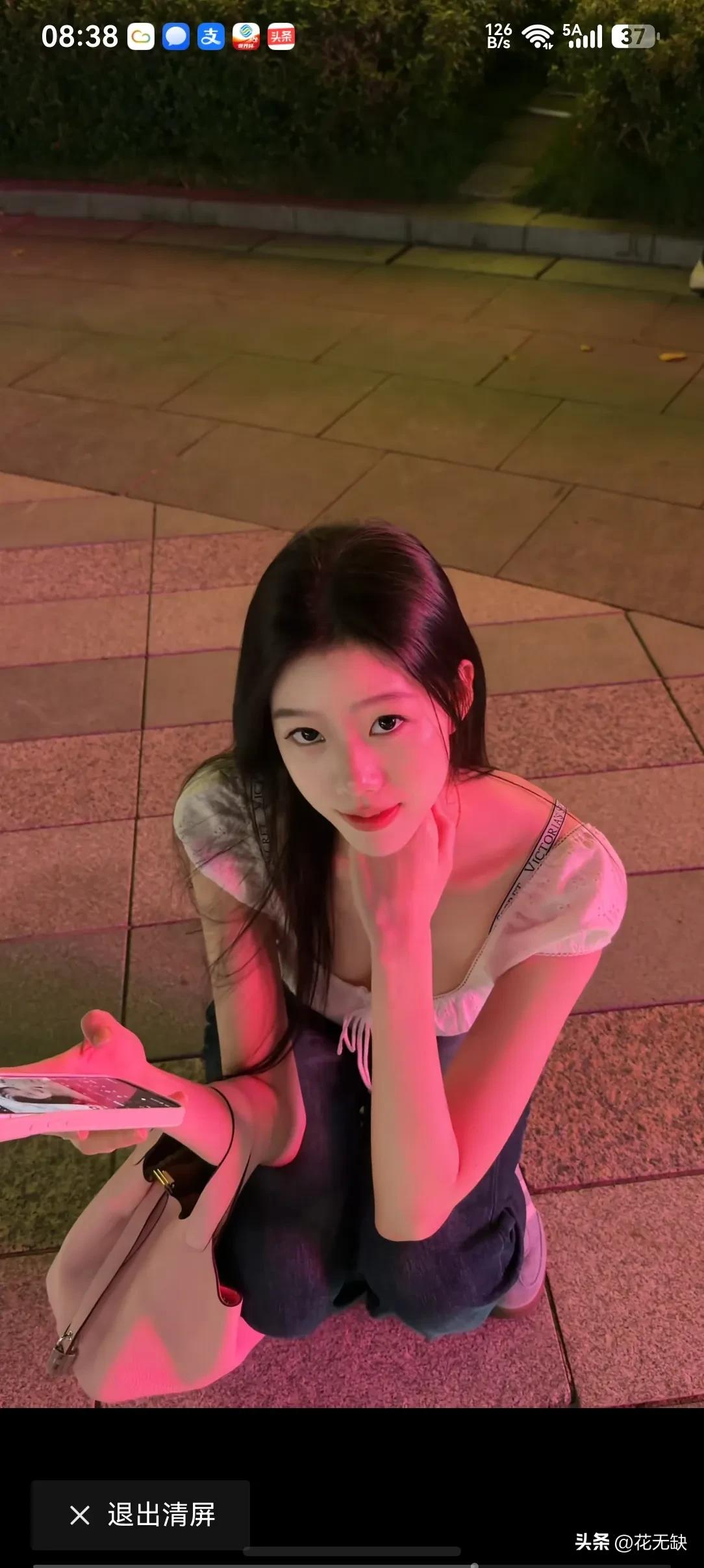 街拍美少女。