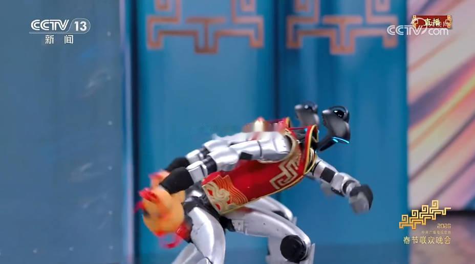 宇树CEO回应春晚机器人摔倒   这么尴尬的话题，我看看是谁设定并主持的是什么样