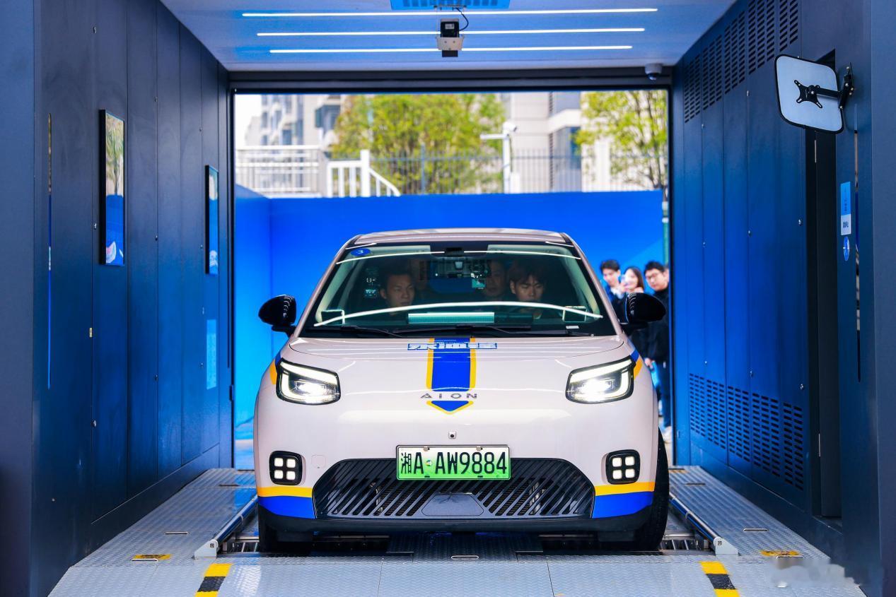 【23 台埃安 UT 交付永州队！Sport 版全球首秀】3 月 17 日，广汽