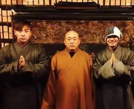 释小龙、王宝强和释永信的关系非同一般！
同样都是从少林寺出来的，但是释小龙却是王