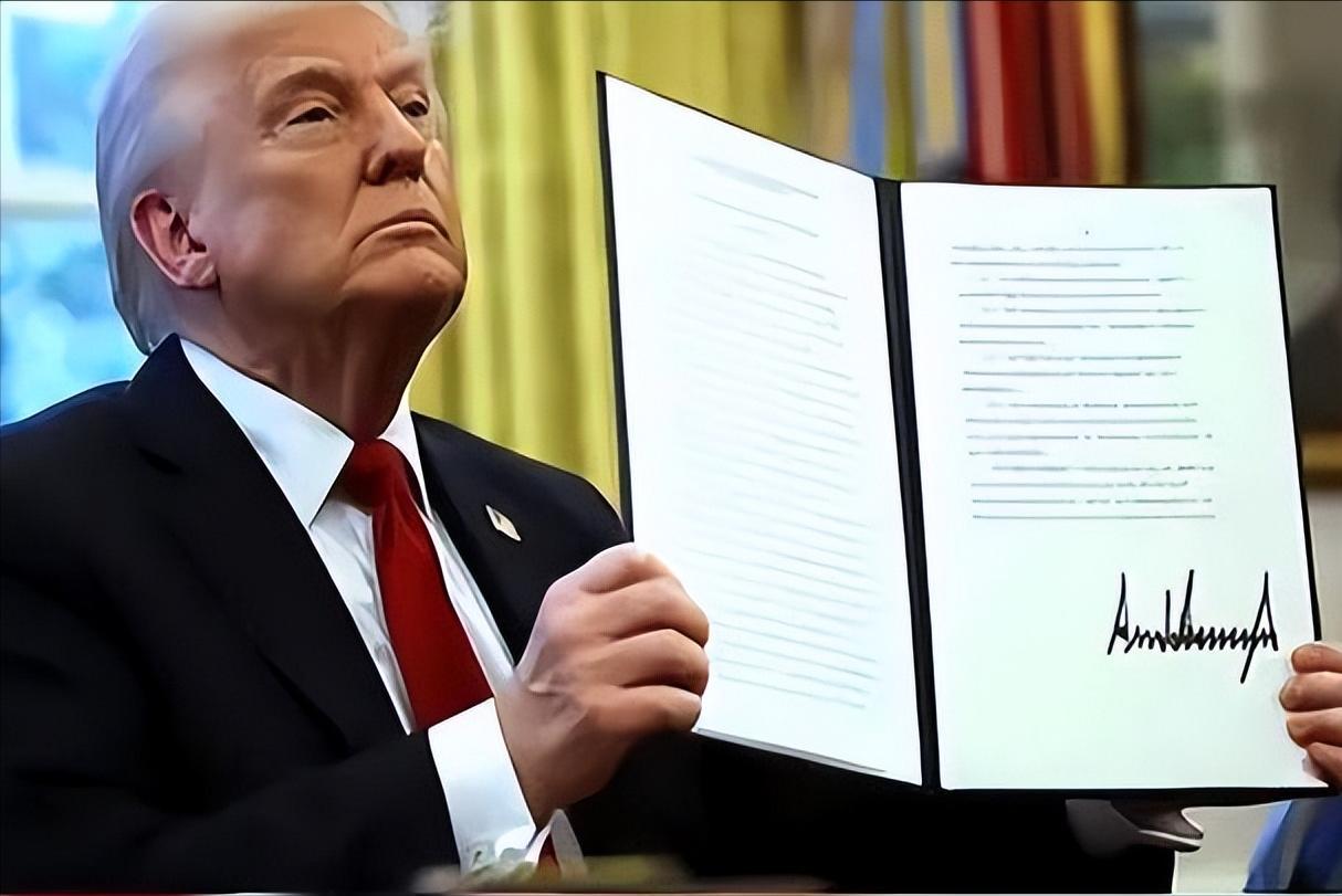 两个月前谁能想到，美国总统特朗普有一天会面对伊朗软硬不吃，中国调停压轴，自己的如