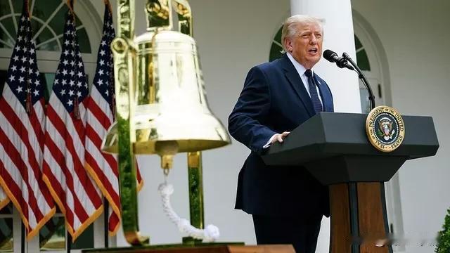彻底决裂了！
美国总统特朗普表示，美国一直在和伊朗进行谈判，而且是伊朗主动提出的
