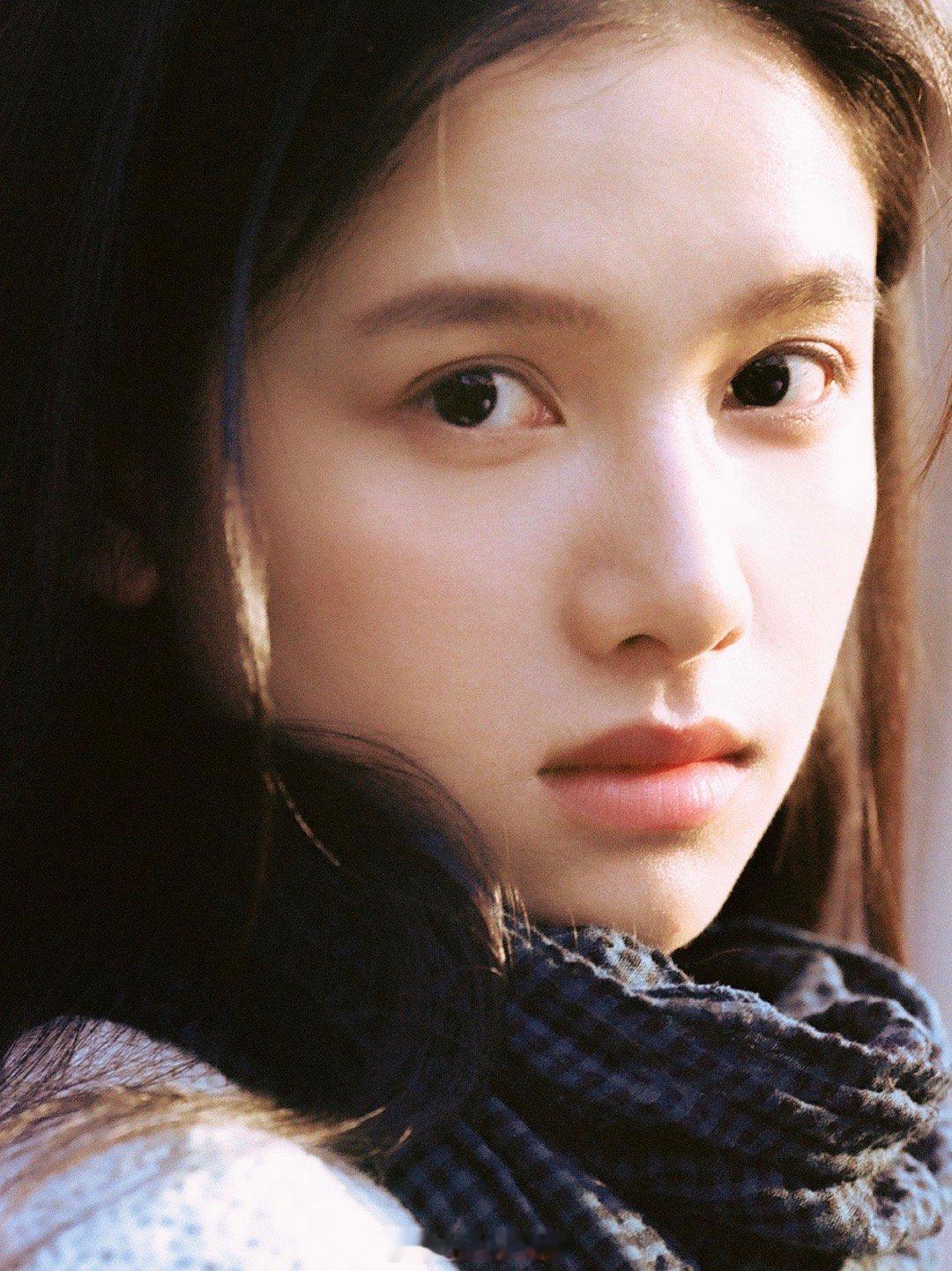 •张婧仪文青感好重 • 她的眼睛会说话 ​​​