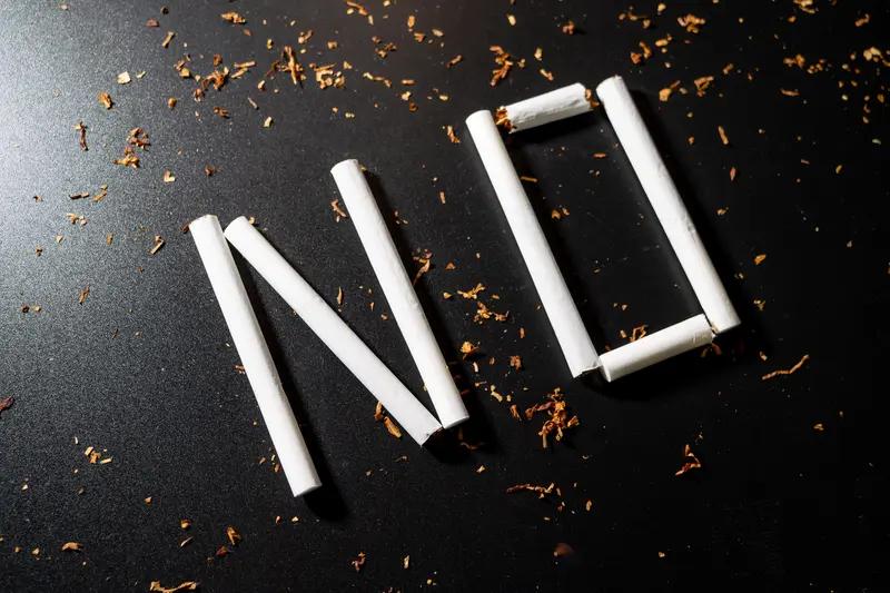 现在的人都戒烟戒酒是为了什么? 现在不少人戒烟戒酒，原因可不止一种。健康肯定是重