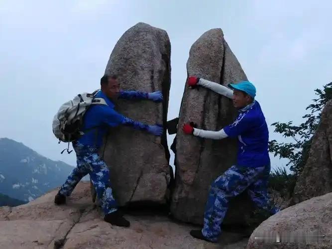 14年荒野坚守！房山荒草里的汉白玉，竟与毛主席纪念堂是“亲兄弟”
 
1990年