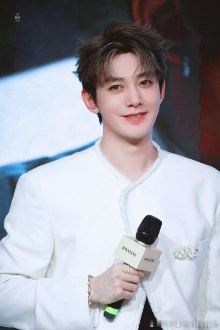 邓为哥哥好高级的一张脸，每次出现都是最好的相遇！｜邓为