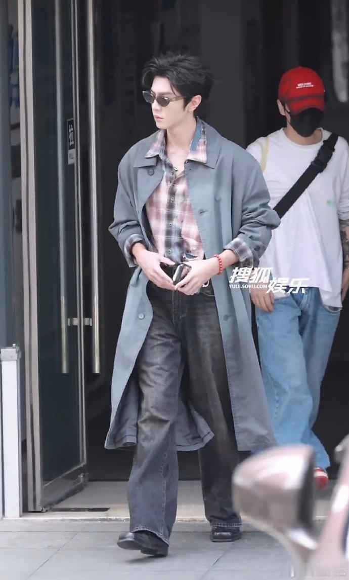 陈哲远张婧仪你好星期六上班路透陈哲远张婧仪录制hi6上班路透 陈哲远张婧仪你好星