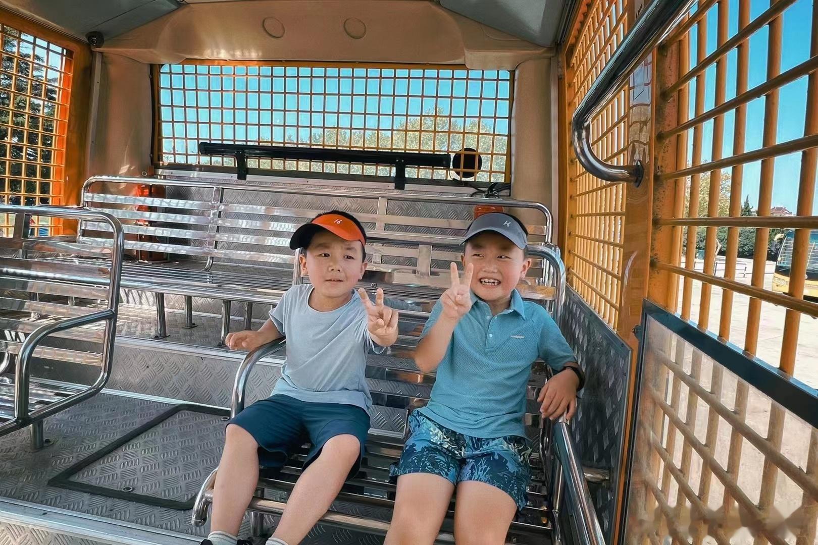 #科学育儿营养护航##这个问题吃什么# 夏日出门除了做好防晒，准备足够的、合适的