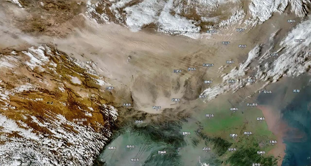 今天中国北方出现了明显的“变天”，强冷空气带来了寒潮大风+大范围的沙尘天气，其中