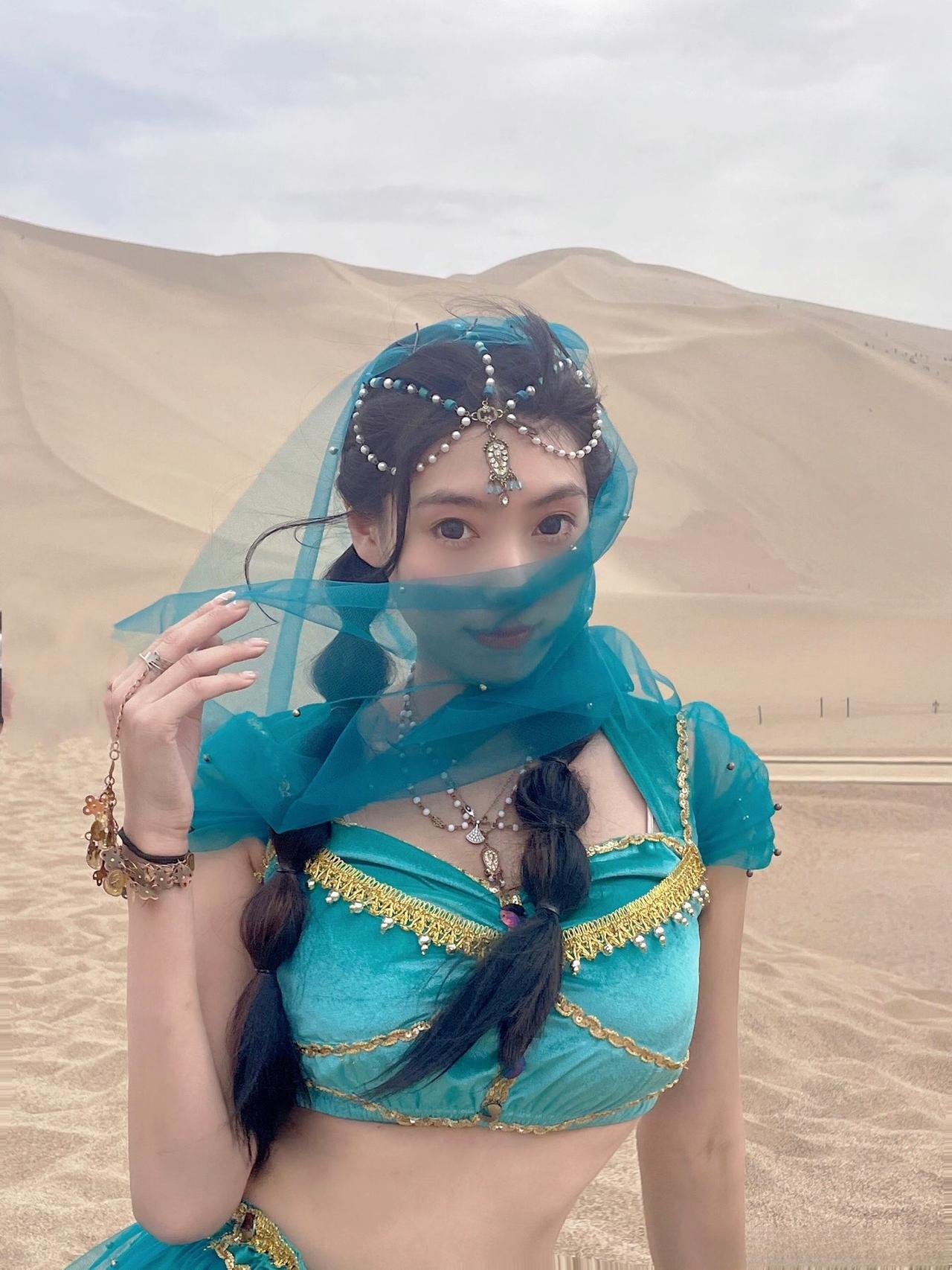 真正的自由，是内心的无拘无束。上热门 沙漠 少数民族服饰 御姐