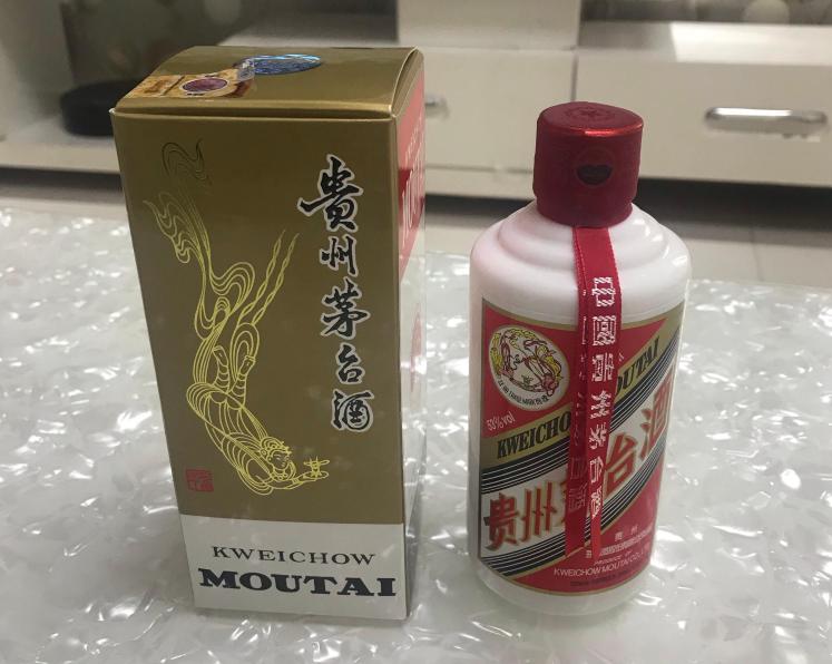 太败兴了！春节将近，35岁的儿子终于带回来了个俄罗斯女友，我特意找了家高档酒店安
