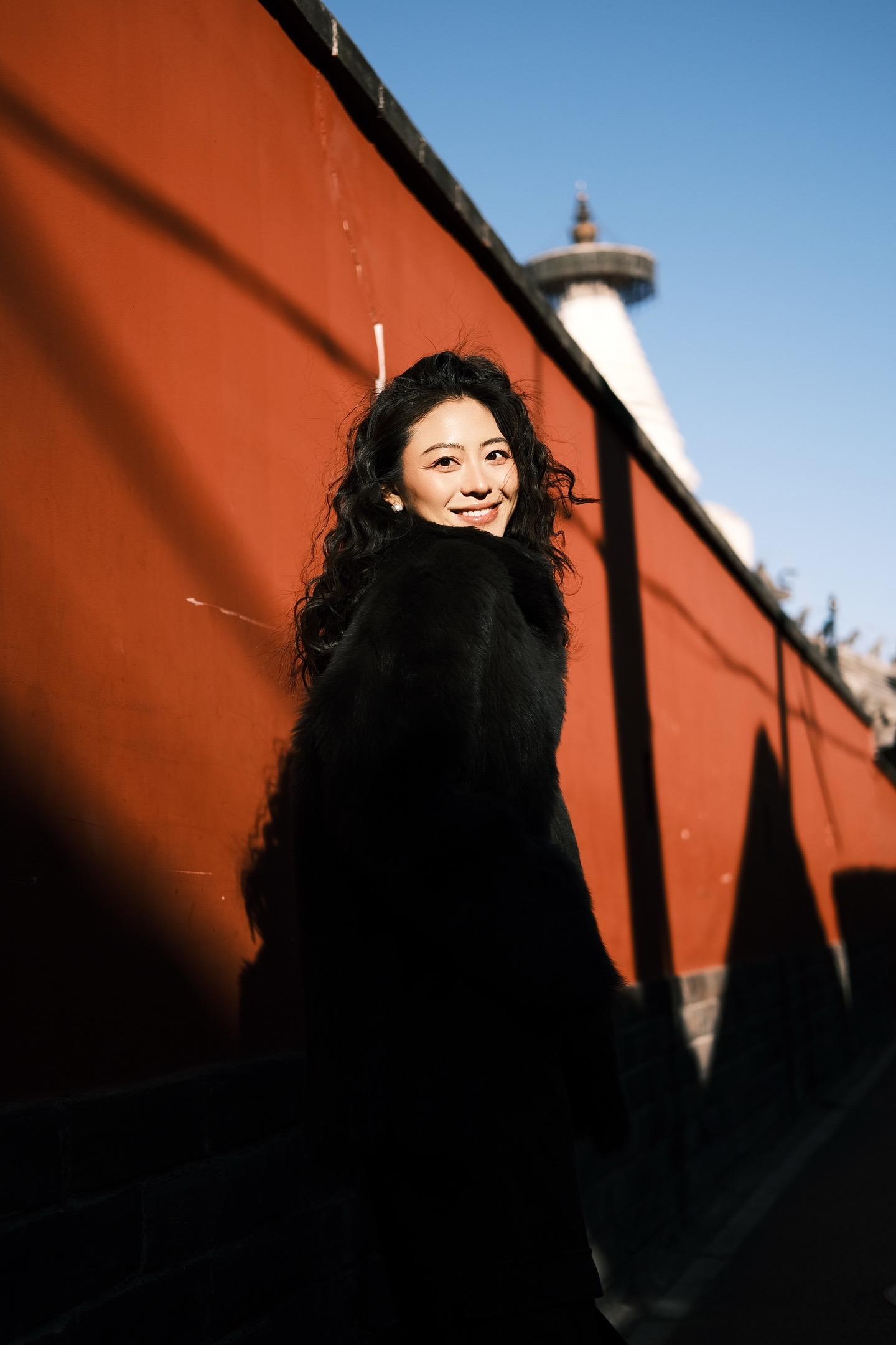 而如今，我想我会更同意，生活这片海洋，不是用来到达彼岸的，我们就应该在...