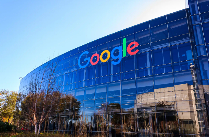 Google公司，目前叫alphabet。 它占据了全球桌面搜索份额的8成以上。