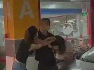 河南，一男子出轨，在外面生了两个孩子。他为了转移财产，把50万的房子以1000元