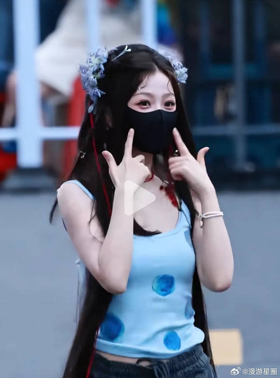 虞书欣是要把口罩焊在脸上吗