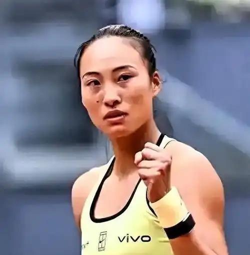 美网主办方现在肠子都悔青了吧？拒绝给伤愈复出的郑钦文外卡，非要把名额留给久疏战阵