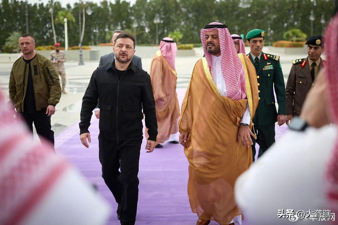 乌克兰或向沙特提供无人机防御技术！
据《早报网》消息，泽连斯基近日突然造访沙特，