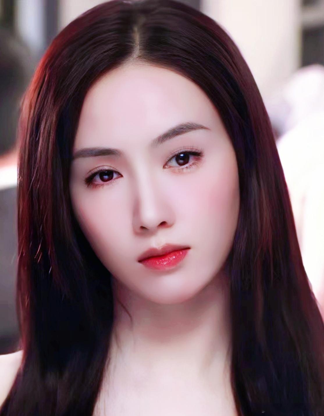 黎姿[超话]  珠光宝气黎姿康雅瞳💍黎姿 ​​​