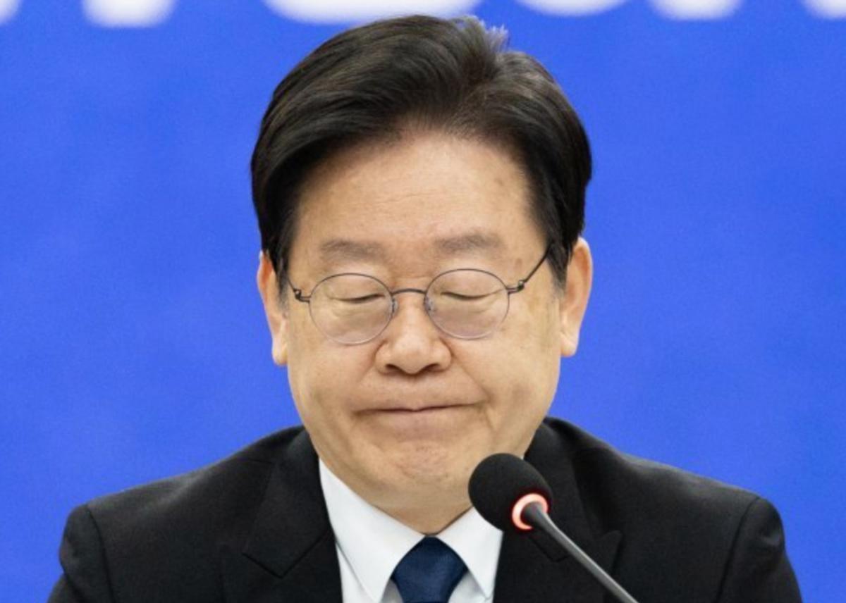 别再死盯日本，中国又一邻国背靠美国崛起，黑手已悄然伸向核力量。日本距离拥核越来越