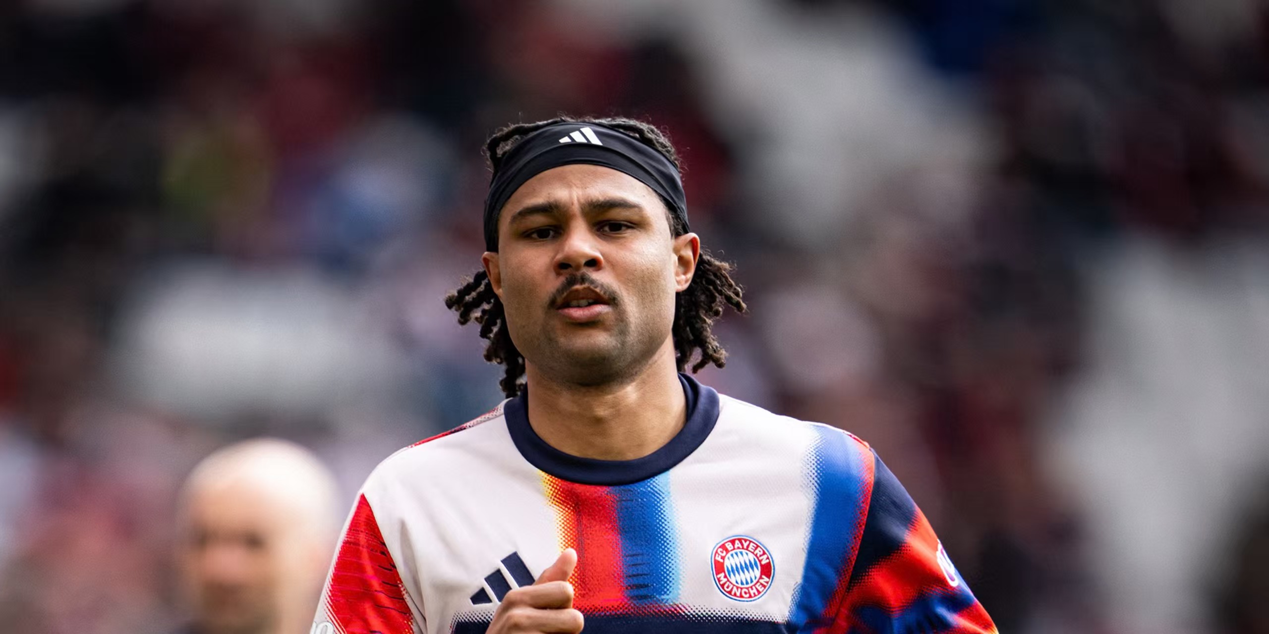 孔帕尼：格纳布里训练罚点球时受伤，全队都感到非常意外