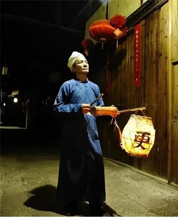 [太阳]古代深夜为什么要打更，安静地睡觉不好吗？古人的智慧令人折服

我们中国人