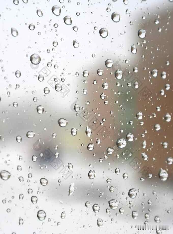 12月23日，早上5：40
东营下雨了，淅淅沥沥，难道这是下雪的前奏吗？