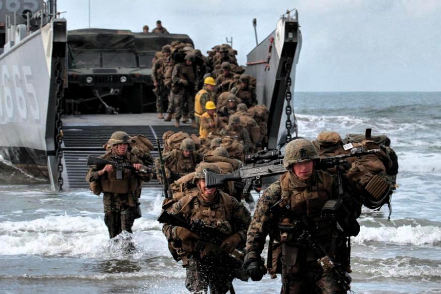 美国向中东增兵
      美防长已批准美军向中东增兵计划，将派遣一个两栖战备群