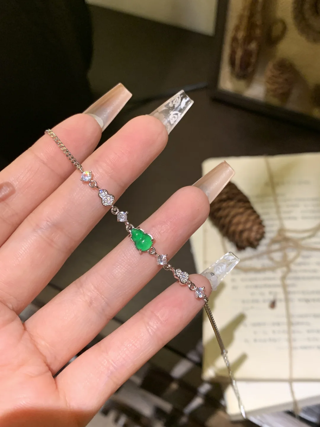 中式千金感❗️满绿翡翠能有多显贵！！！