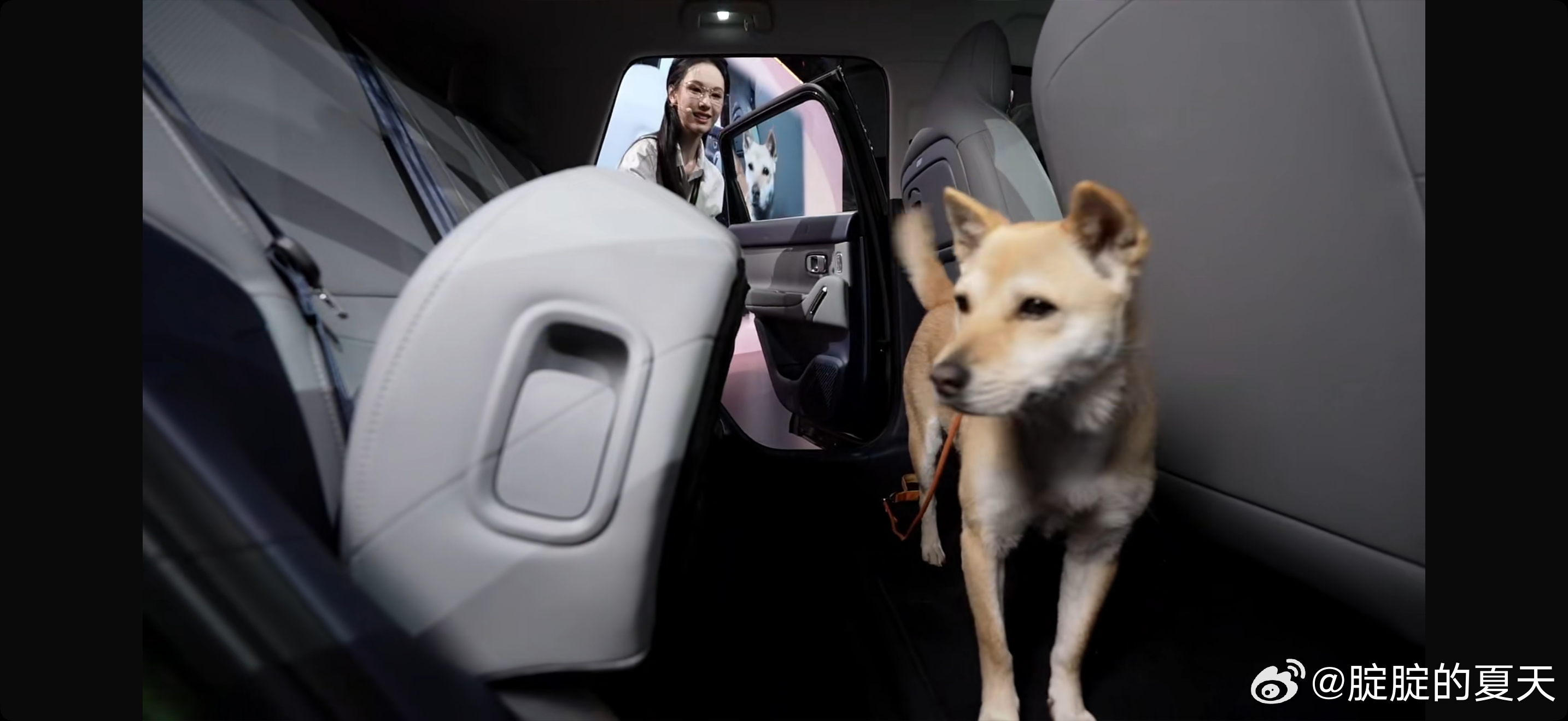 零跑的代言人请得是真不错啊，A系列是陈都灵，我印象深刻的是出道时候拍的《左耳》国